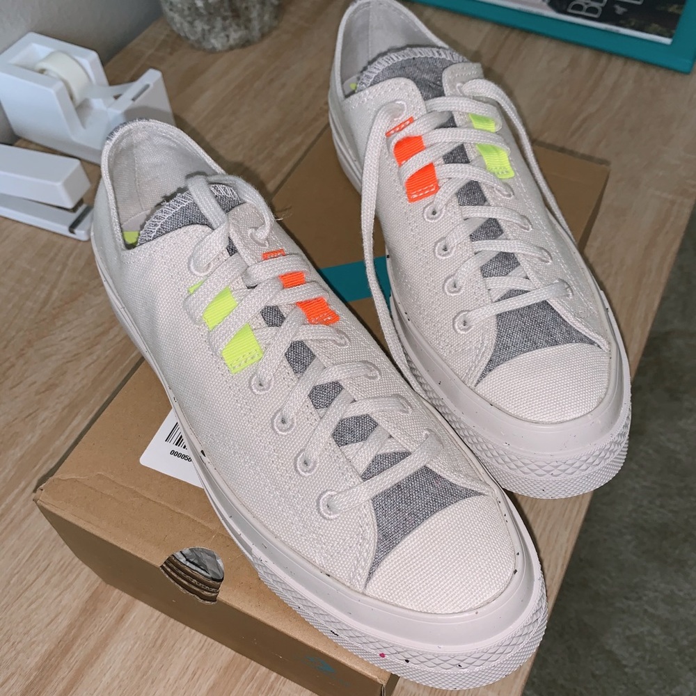 Urban Outfitters Platform Converse Chuck70 Sneaker